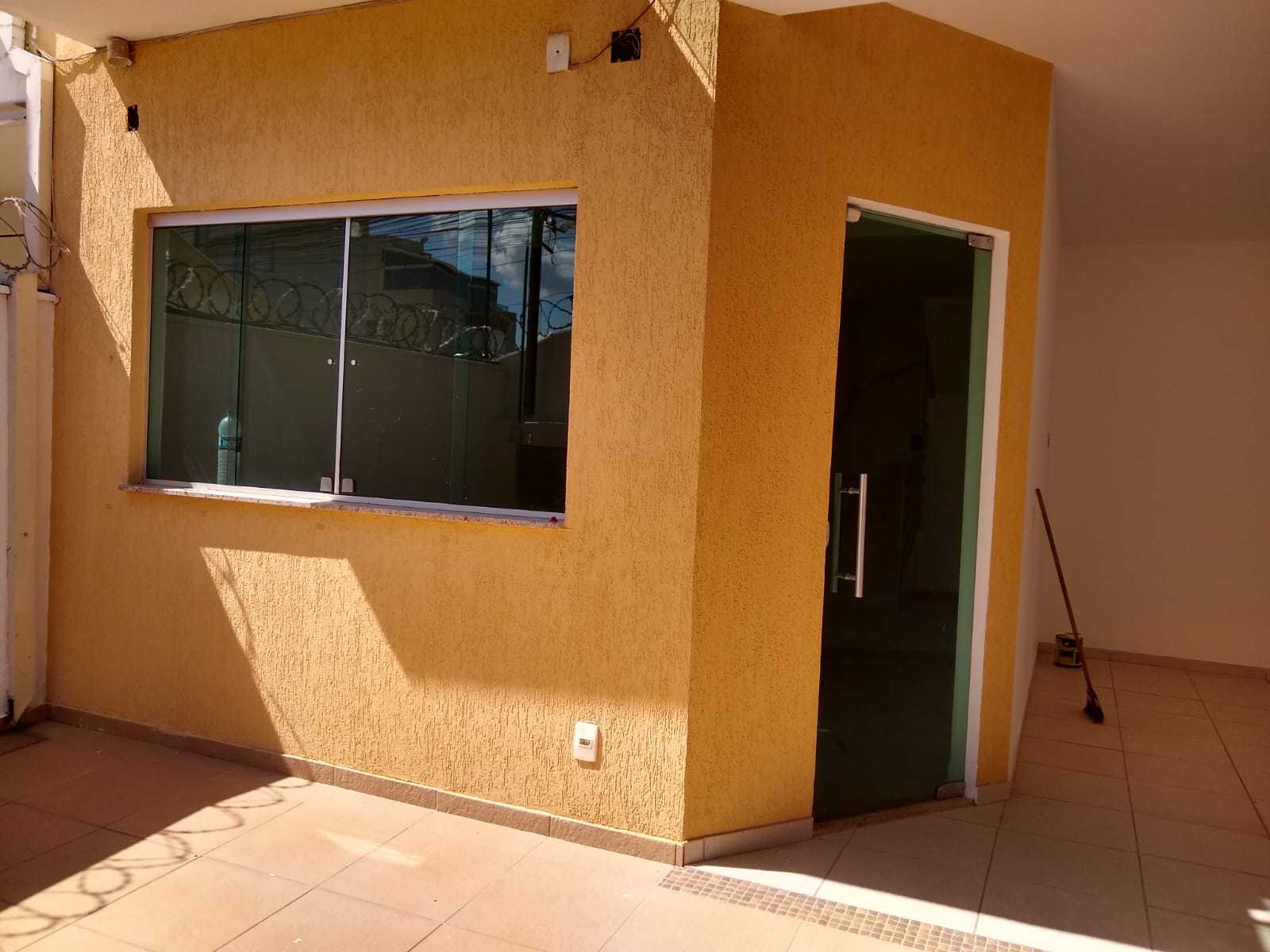 Casa à venda com 3 quartos, 130m² - Foto 1