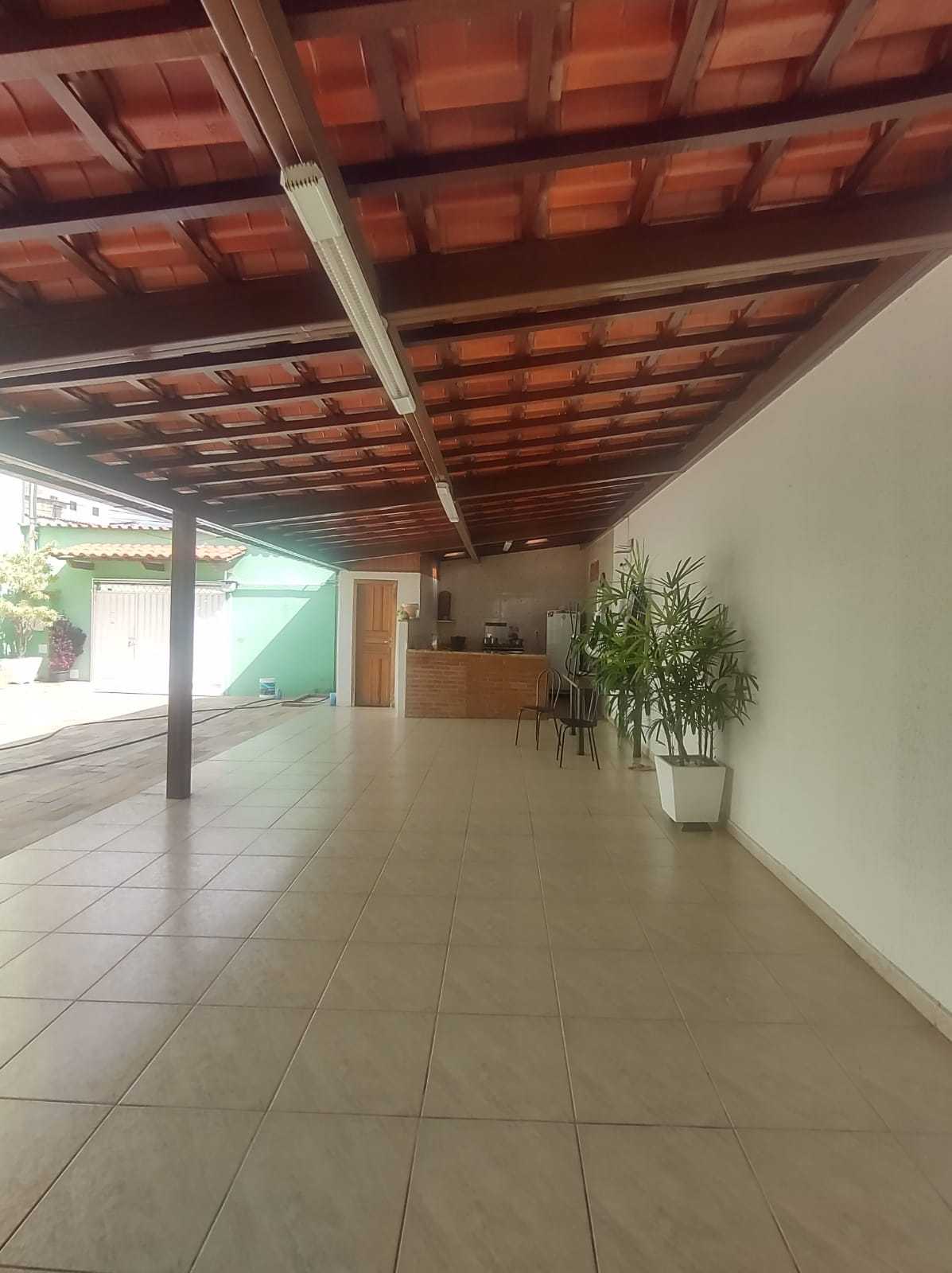 Casa à venda com 5 quartos, 257m² - Foto 2