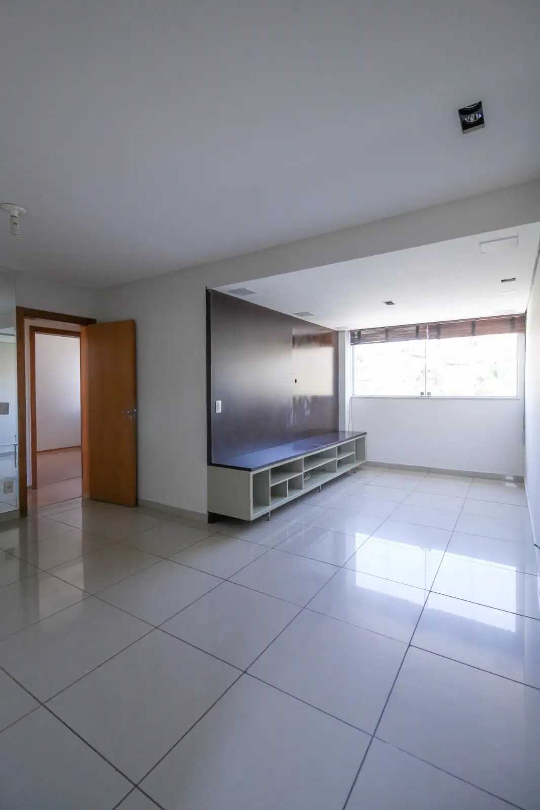 Apartamento à venda com 3 quartos, 80m² - Foto 2