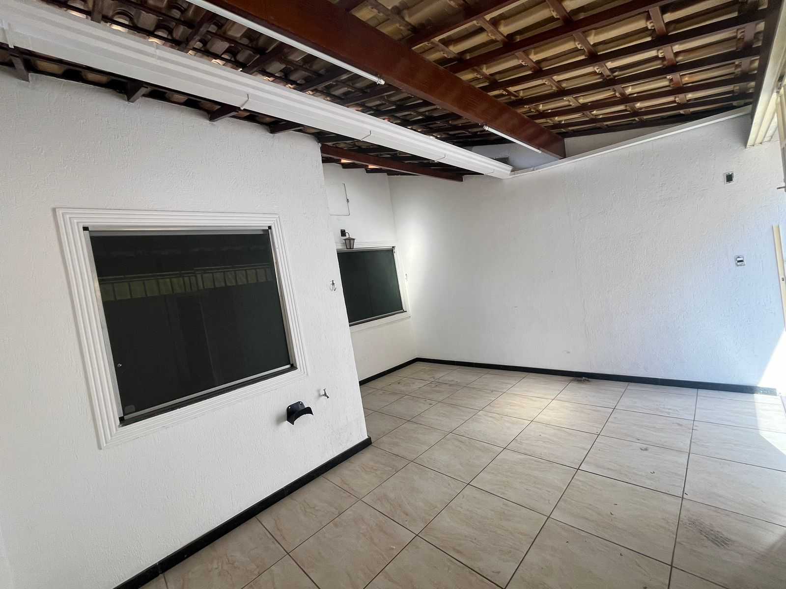 Casa à venda com 2 quartos, 90m² - Foto 15