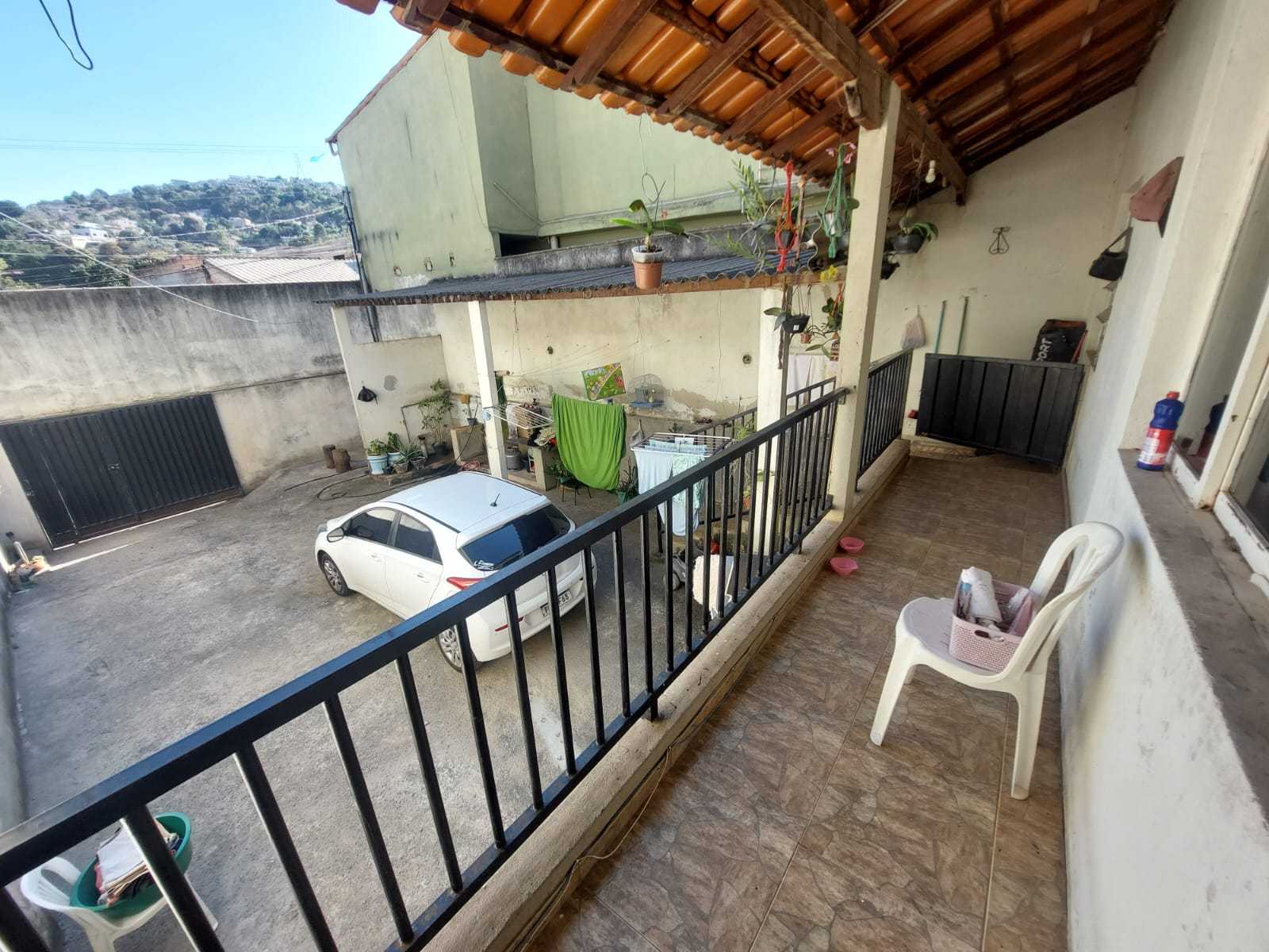 Casa à venda com 3 quartos, 200m² - Foto 2