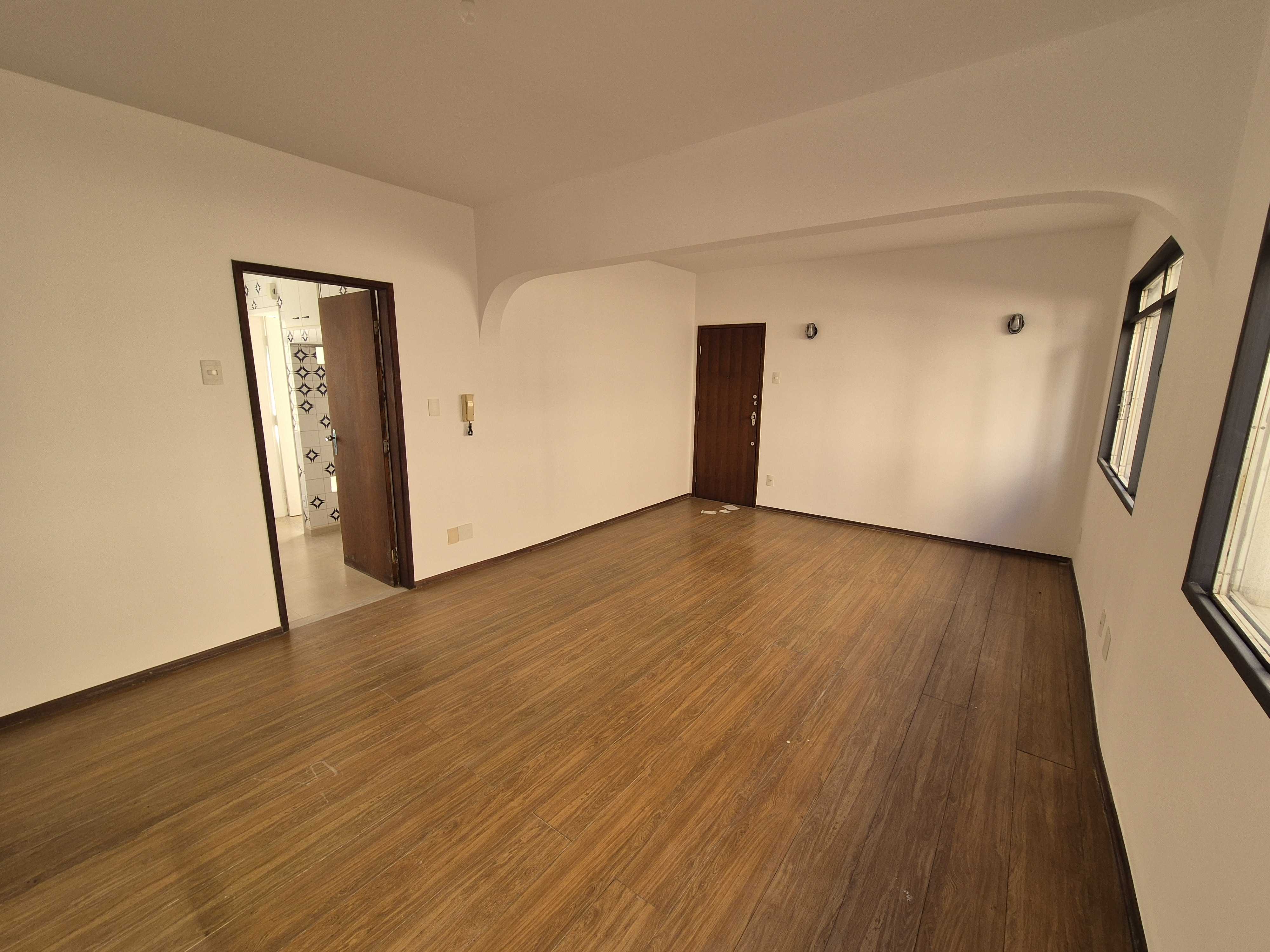 Apartamento à venda com 3 quartos, 100m² - Foto 1