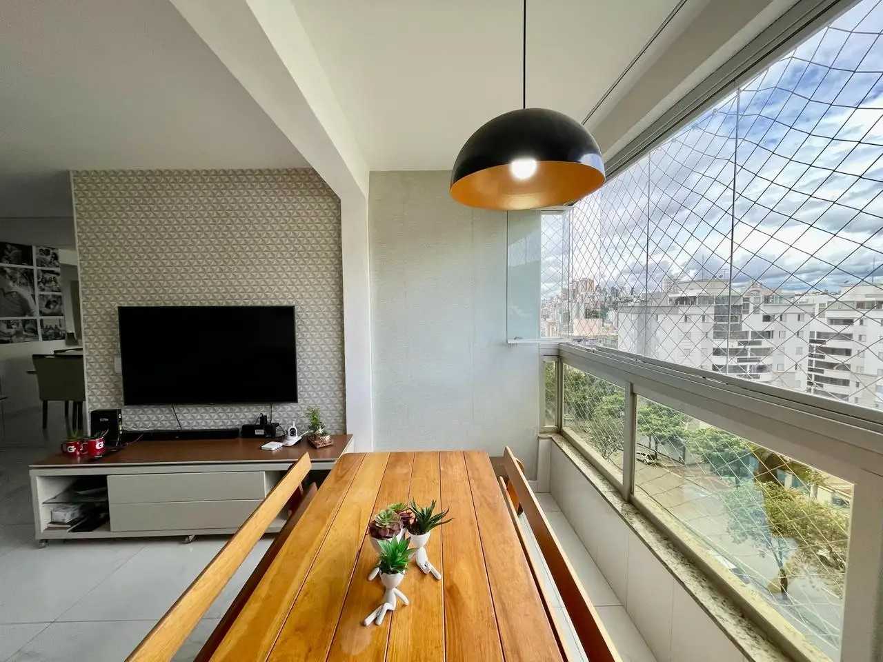 Apartamento à venda com 4 quartos, 127m² - Foto 1