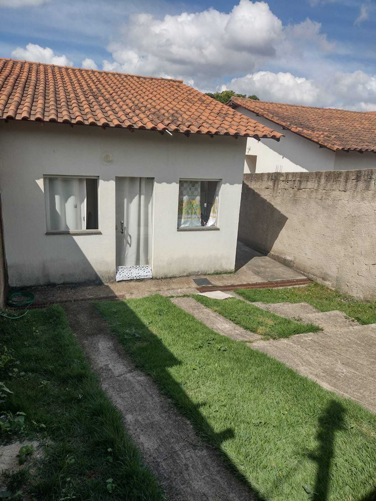 Casa à venda com 2 quartos, 118m² - Foto 1