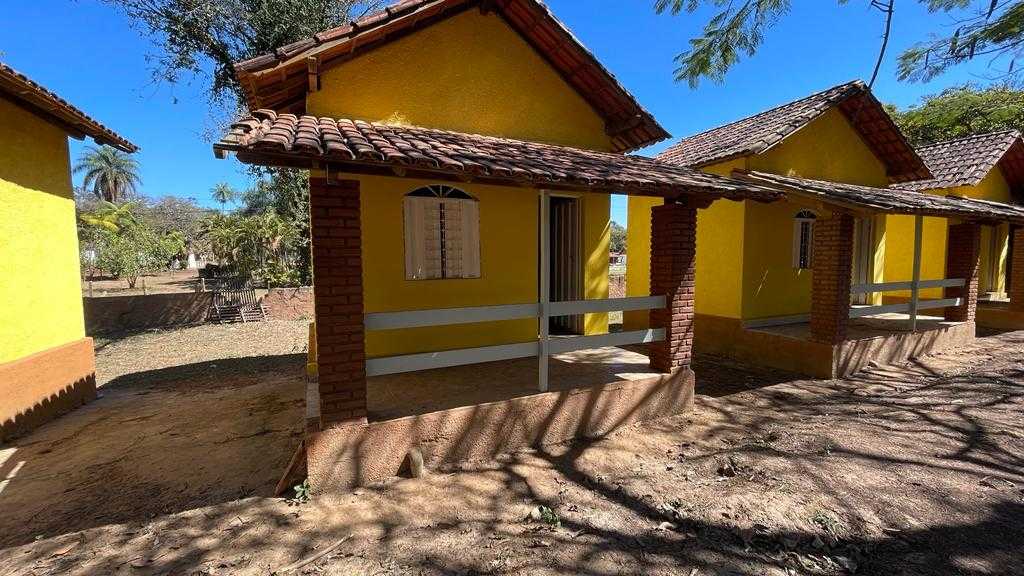 Chácara à venda com 5 quartos, 110m² - Foto 1