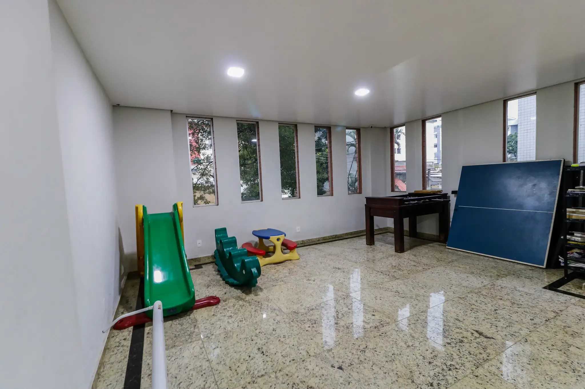 Apartamento à venda com 3 quartos, 70m² - Foto 3