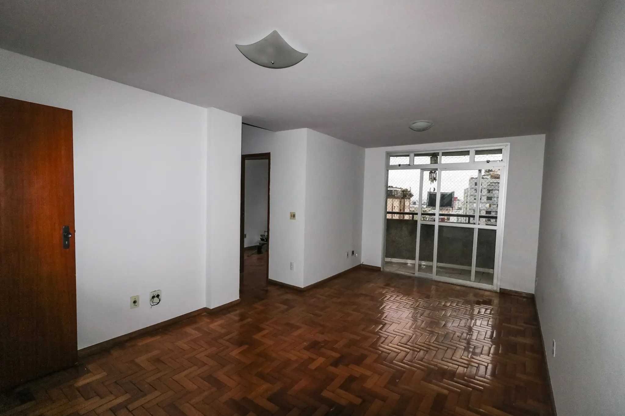 Apartamento à venda com 3 quartos, 70m² - Foto 2