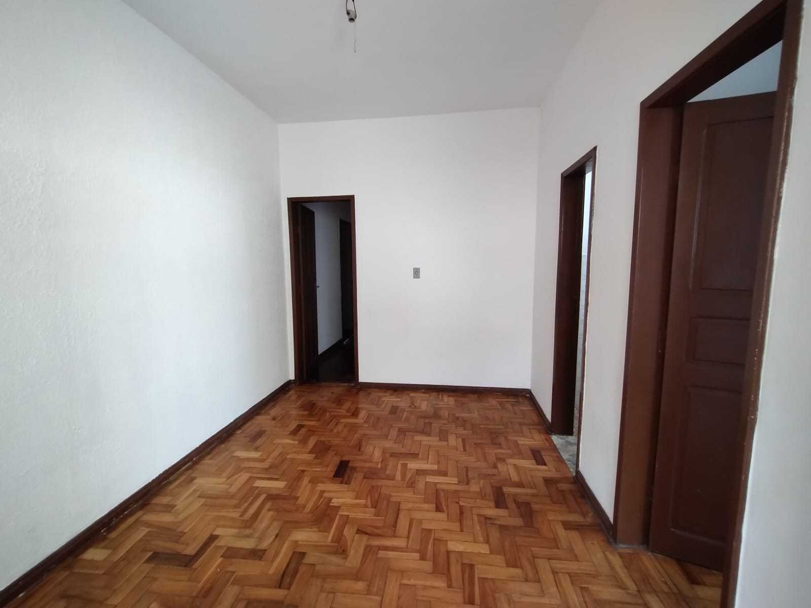 Casa para alugar com 3 quartos, 95m² - Foto 1