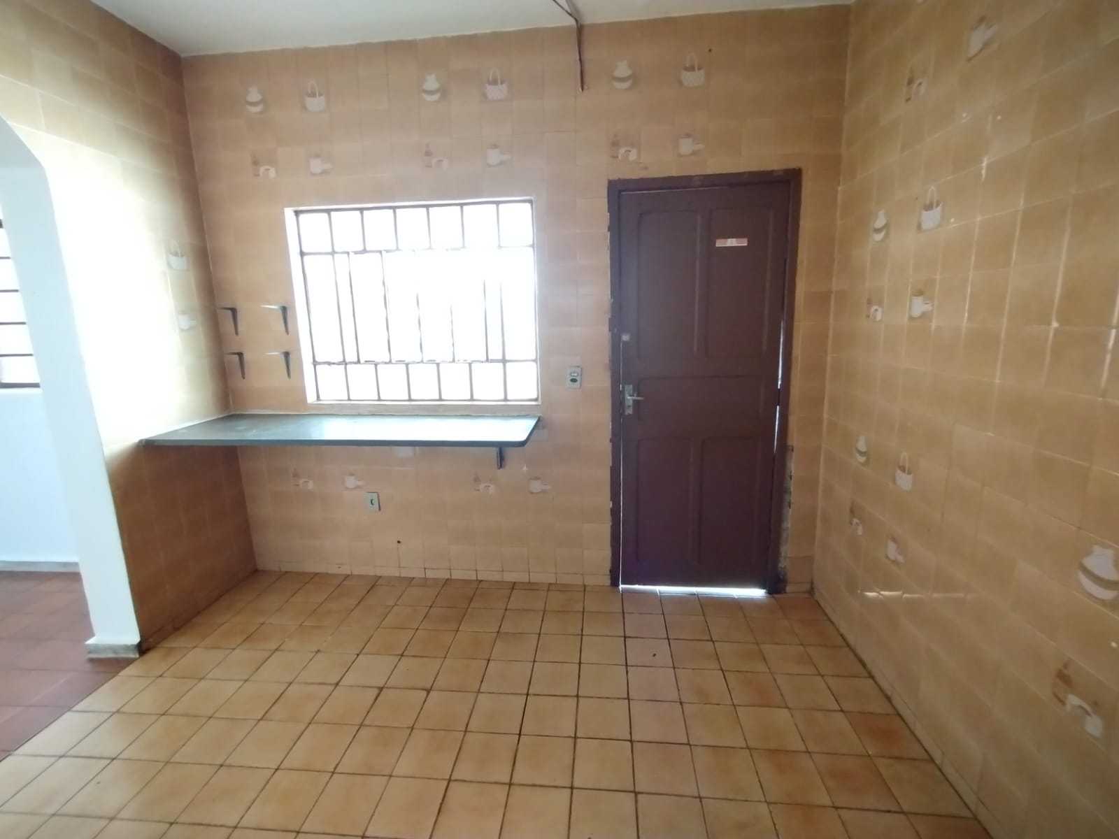 Casa para alugar com 3 quartos, 95m² - Foto 23