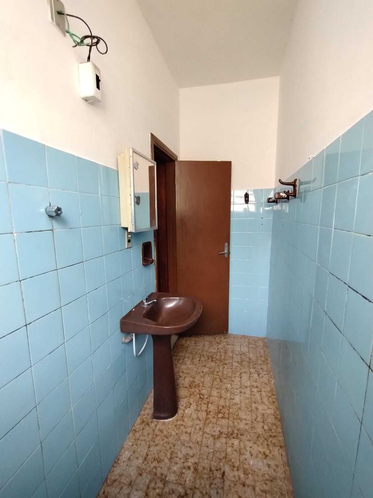 Casa para alugar com 3 quartos, 95m² - Foto 13