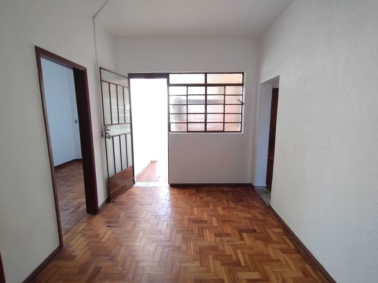 Casa para alugar com 3 quartos, 95m² - Foto 4