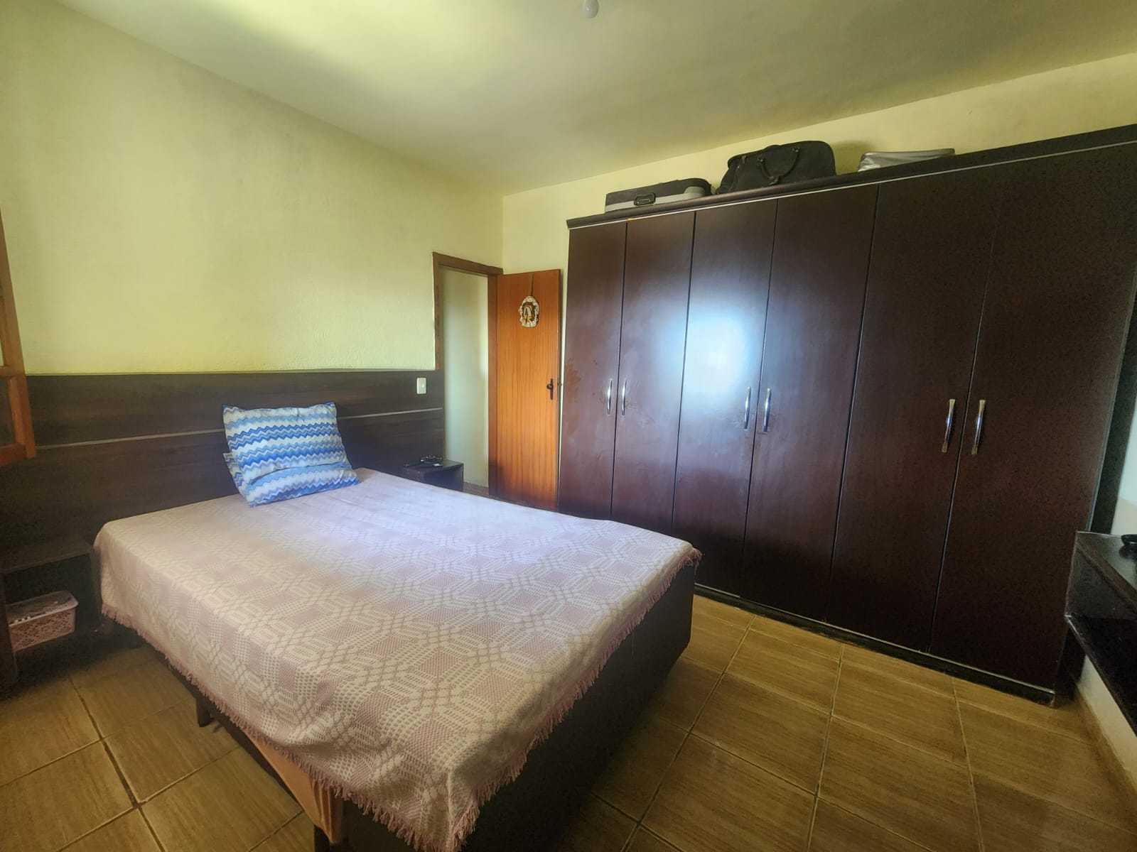 Casa à venda com 8 quartos, 180m² - Foto 17