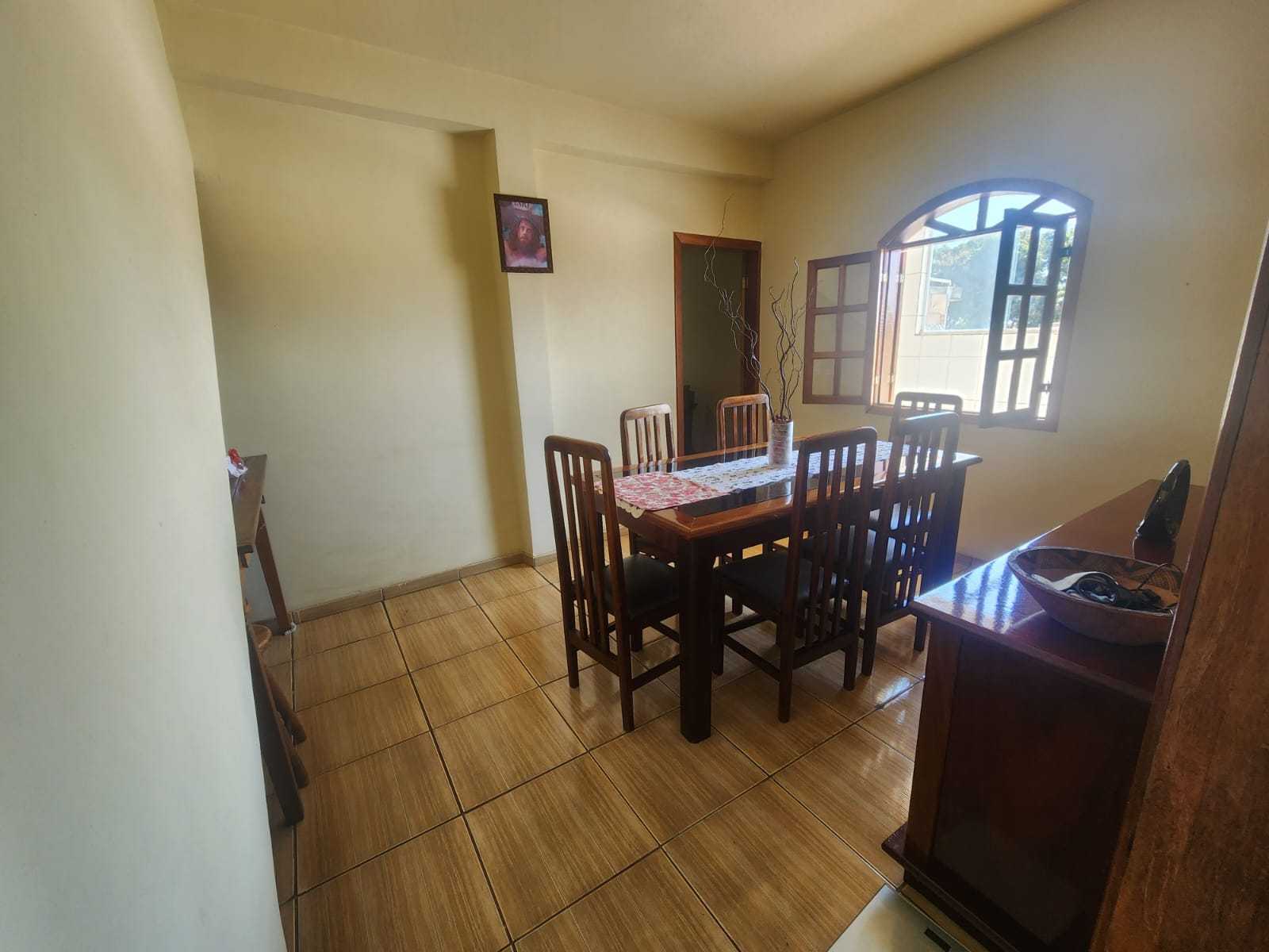 Casa à venda com 8 quartos, 180m² - Foto 5