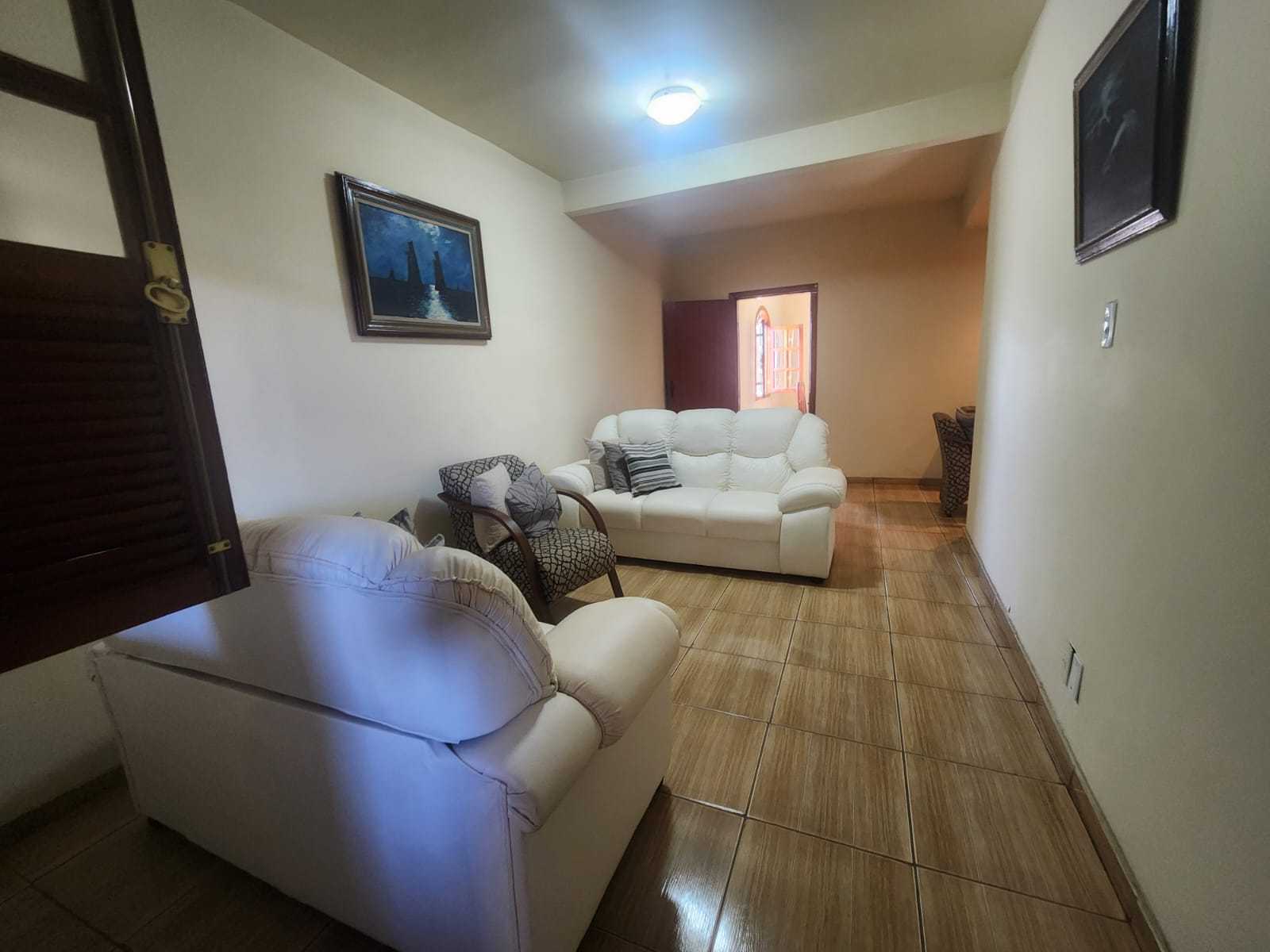 Casa à venda com 8 quartos, 180m² - Foto 2