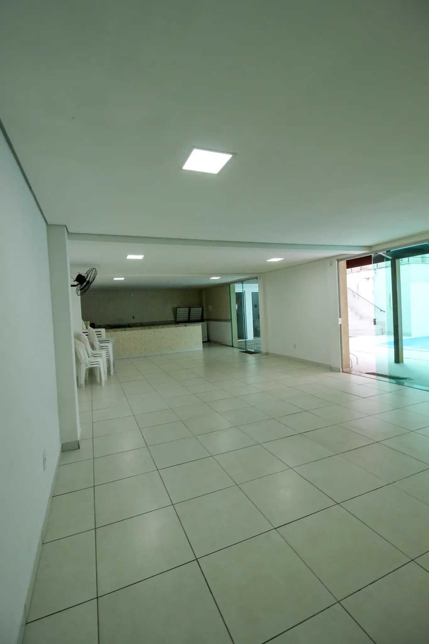 Apartamento à venda com 3 quartos, 87m² - Foto 4