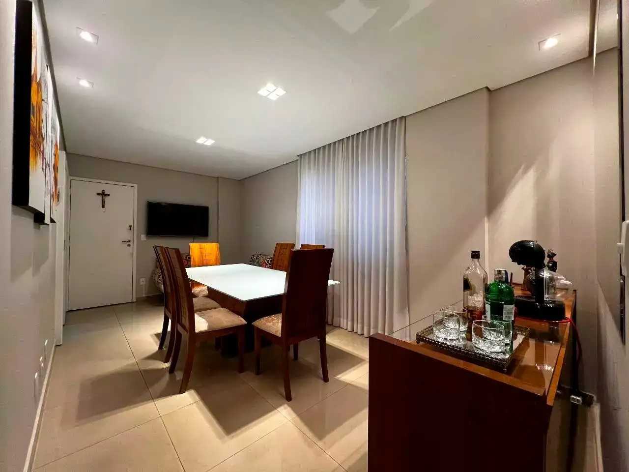 Apartamento à venda com 3 quartos, 80m² - Foto 1