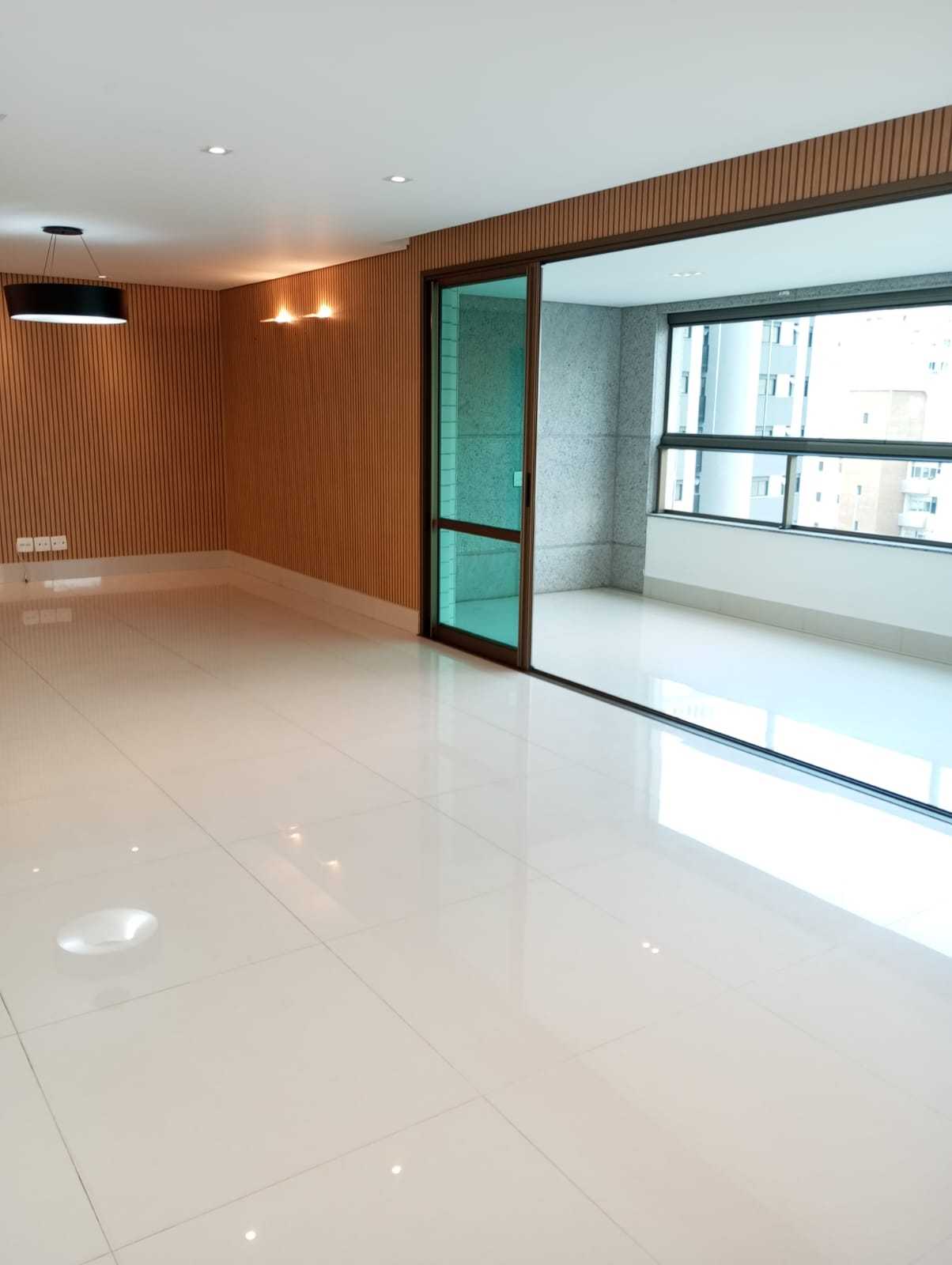 Apartamento à venda com 4 quartos, 220m² - Foto 4