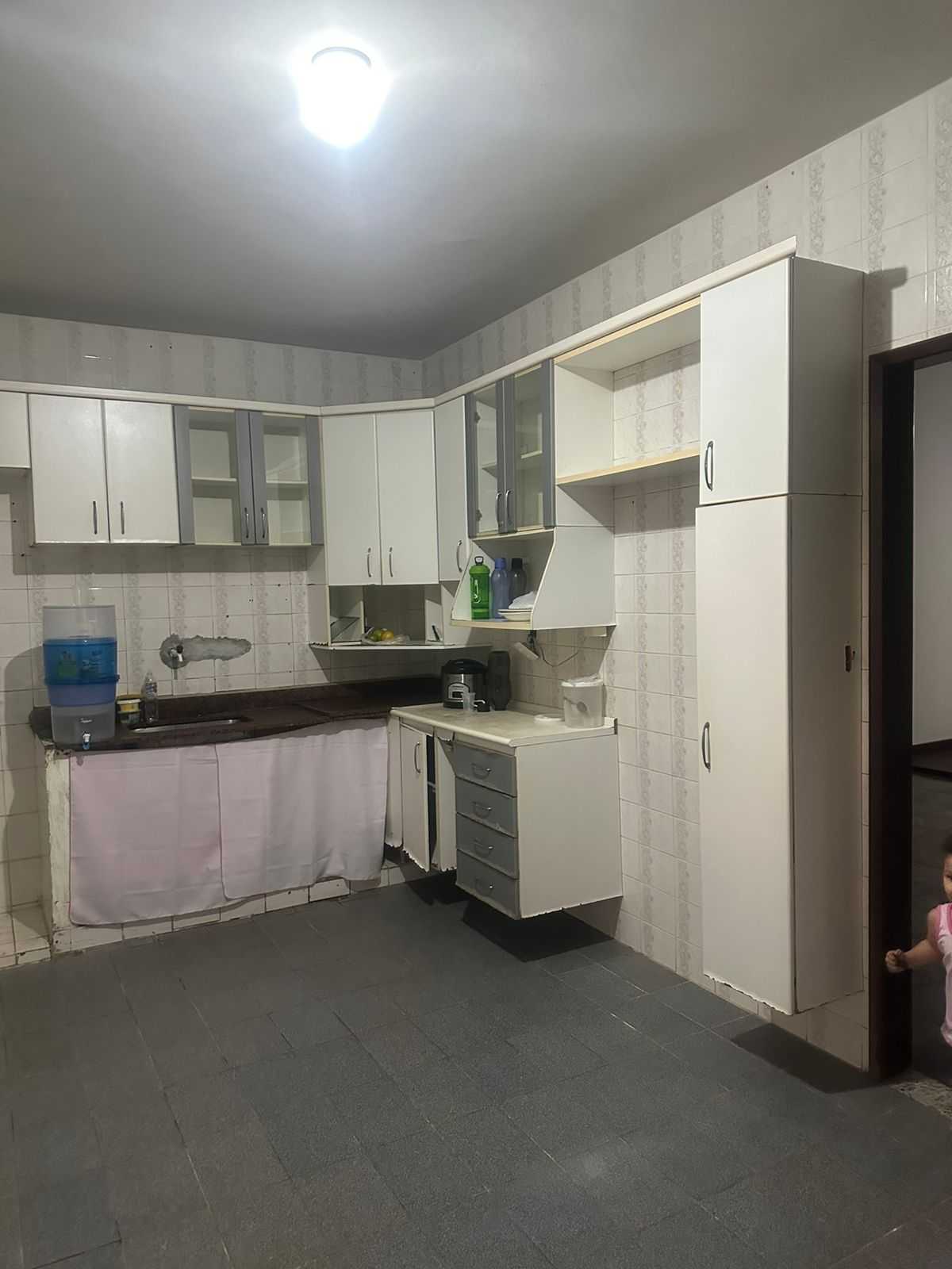 Casa à venda com 4 quartos, 300m² - Foto 13