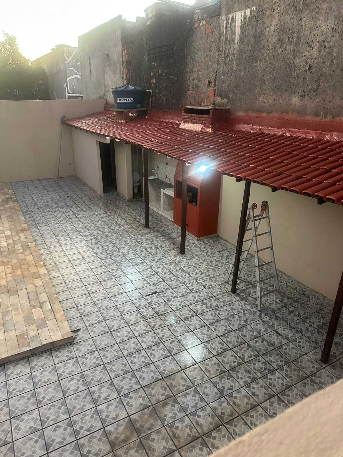 Casa à venda com 4 quartos, 300m² - Foto 4