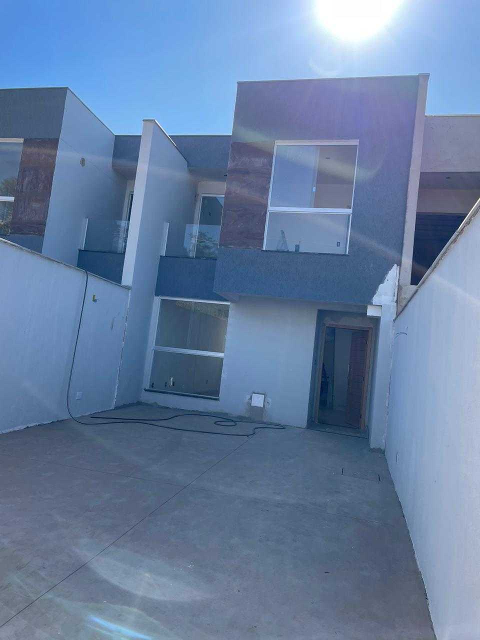 Casa à venda com 3 quartos, 130m² - Foto 1