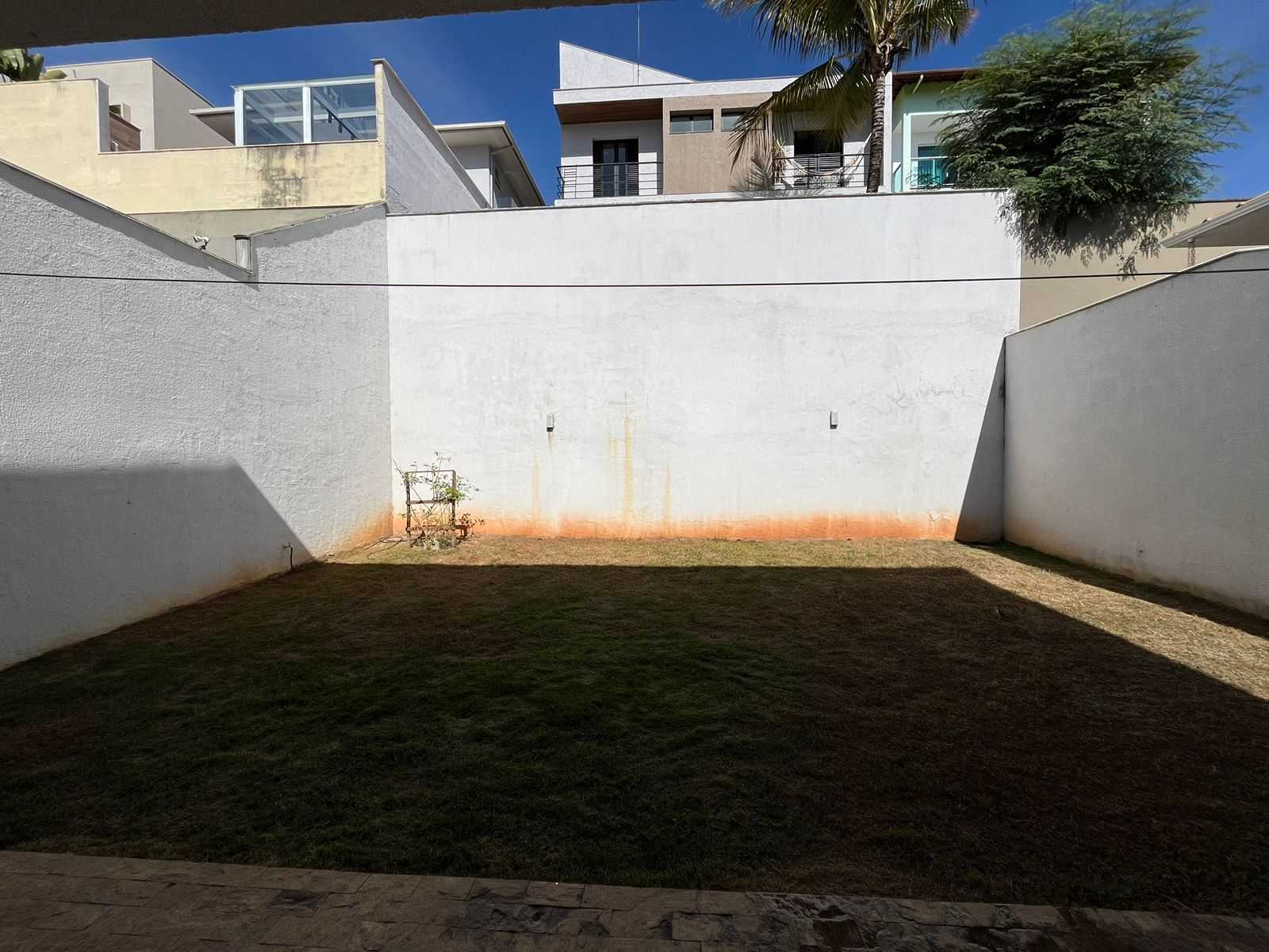 Casa à venda com 4 quartos, 378m² - Foto 15