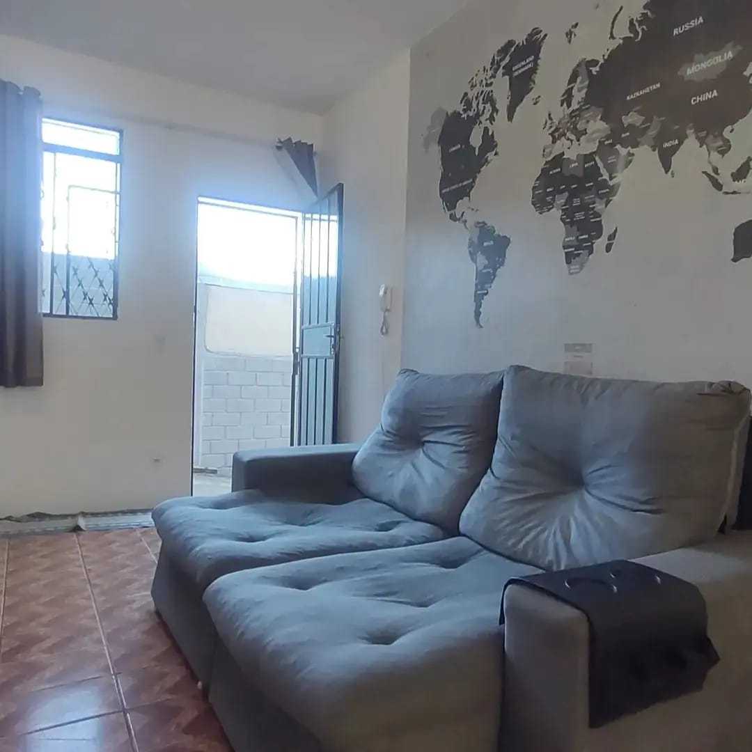 Casa à venda com 2 quartos, 70m² - Foto 2