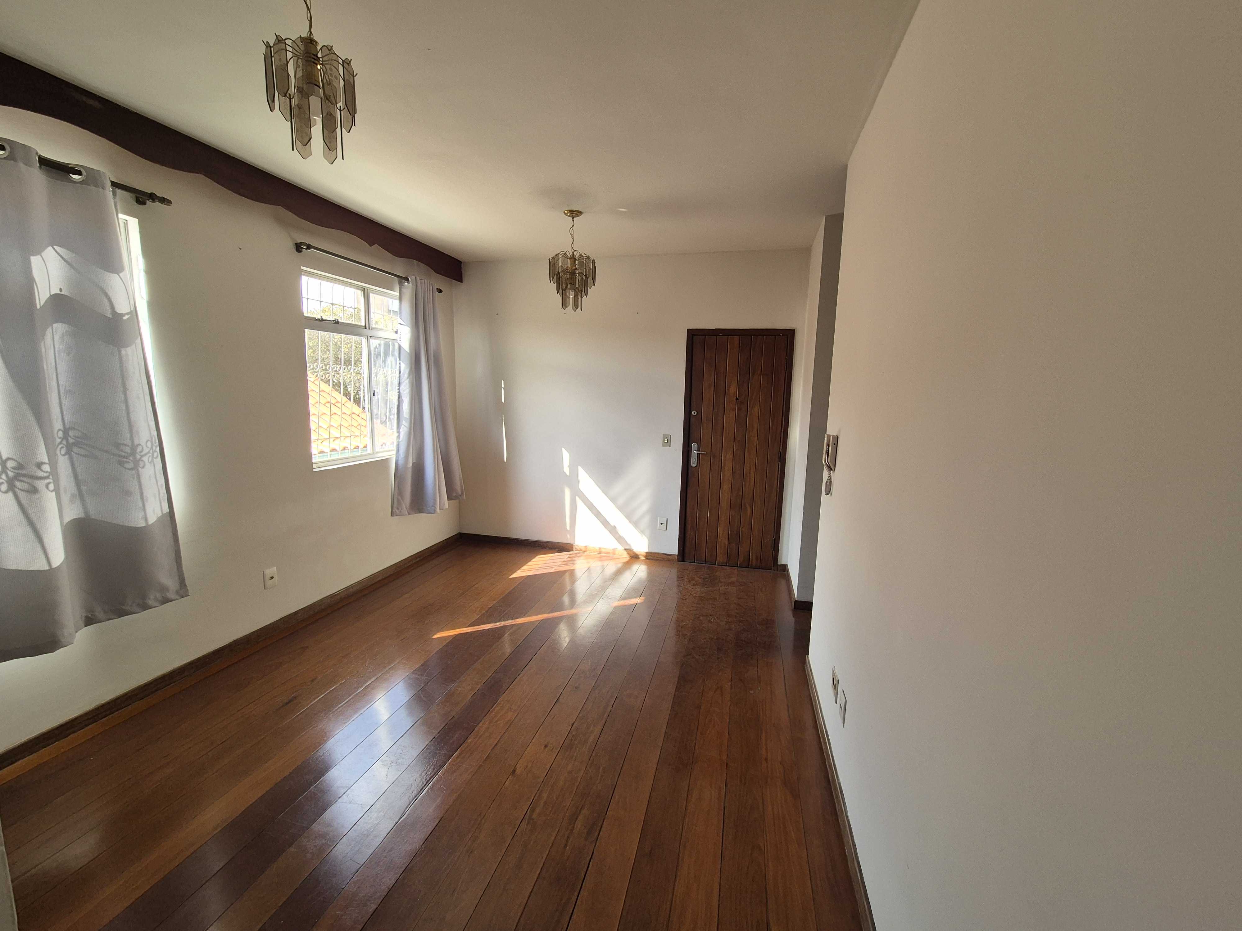 Apartamento à venda com 3 quartos, 76m² - Foto 2