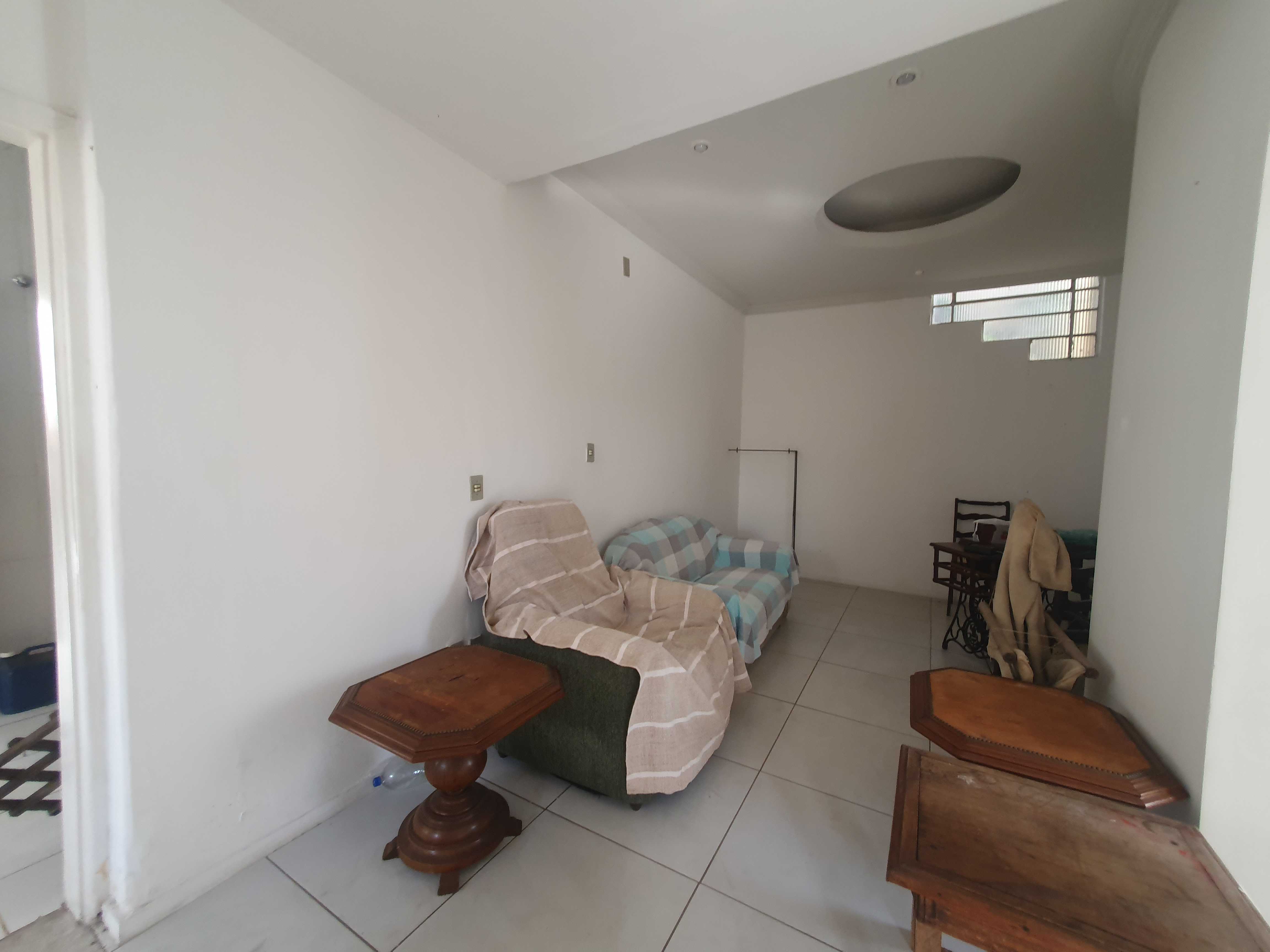 Casa à venda com 6 quartos, 320m² - Foto 17