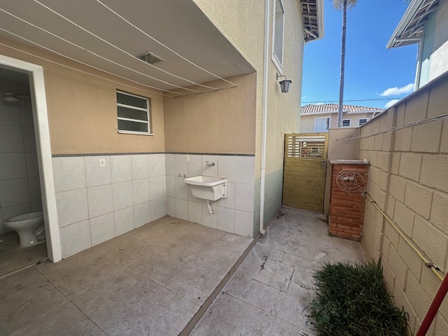 Casa de Condomínio para alugar com 4 quartos, 120m² - Foto 9