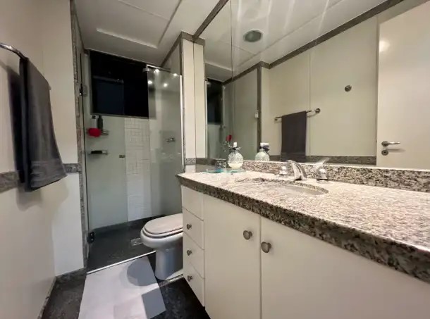 Apartamento à venda com 4 quartos, 217m² - Foto 8