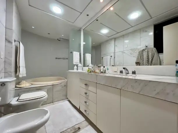 Apartamento à venda com 4 quartos, 217m² - Foto 15