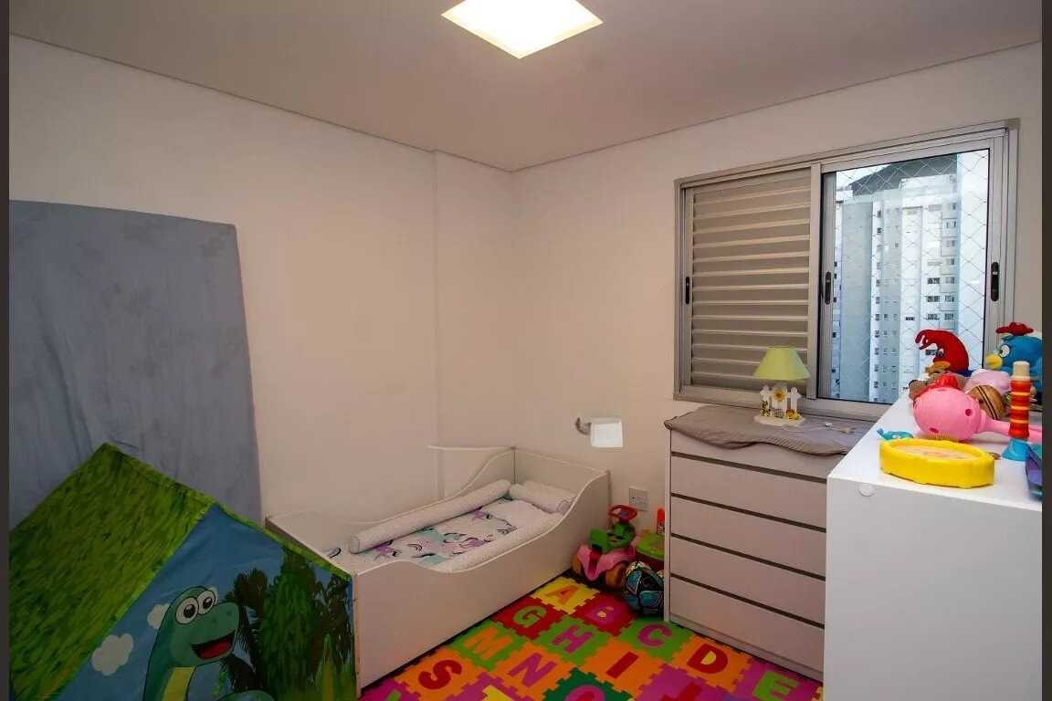 Apartamento à venda com 3 quartos, 176m² - Foto 17