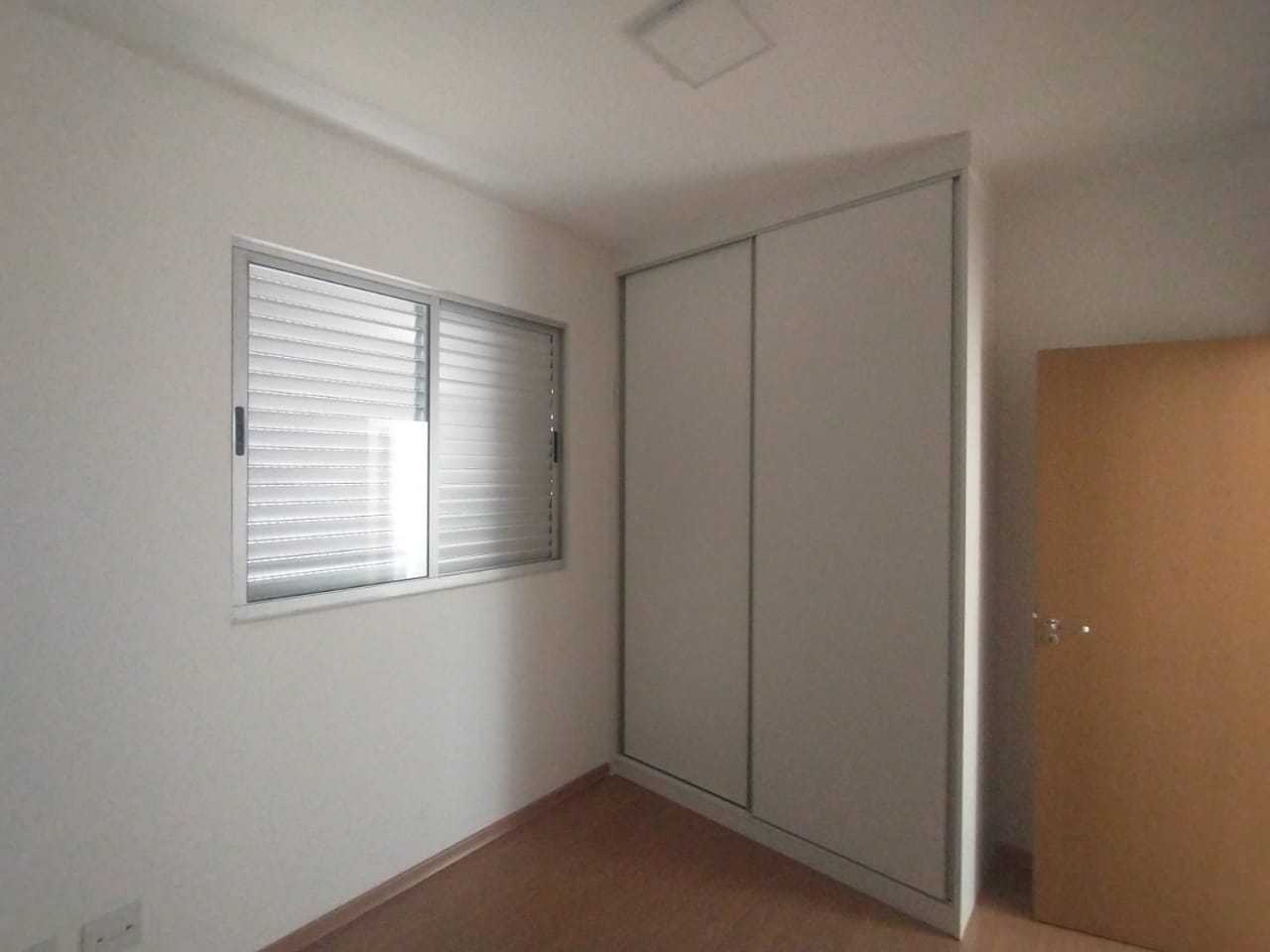 Apartamento à venda com 3 quartos, 77m² - Foto 3