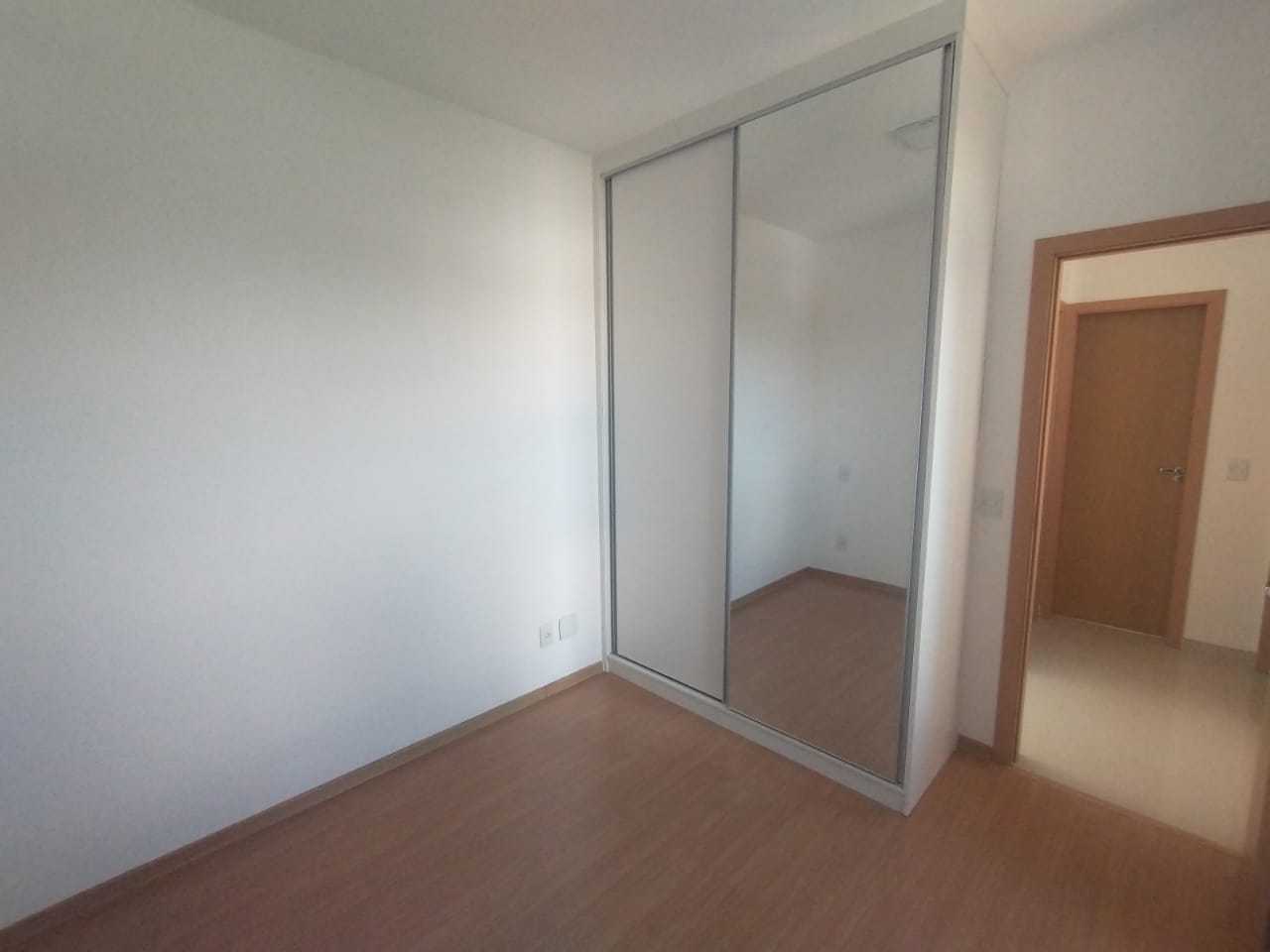 Apartamento à venda com 3 quartos, 77m² - Foto 4