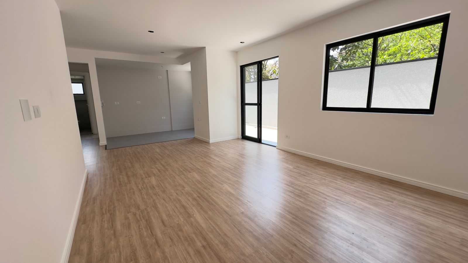 Apartamento à venda com 3 quartos, 115m² - Foto 2