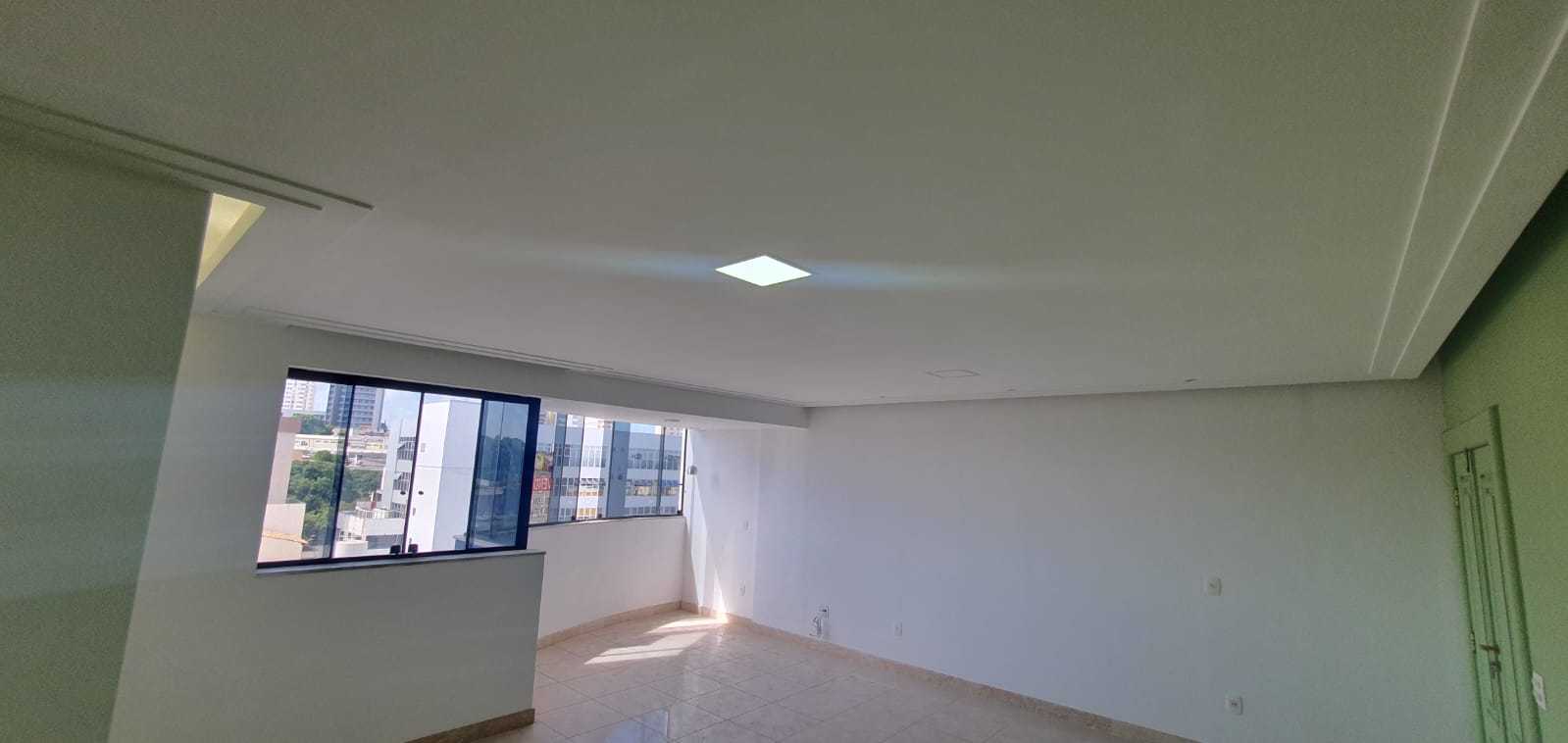 Apartamento à venda com 4 quartos, 135m² - Foto 2