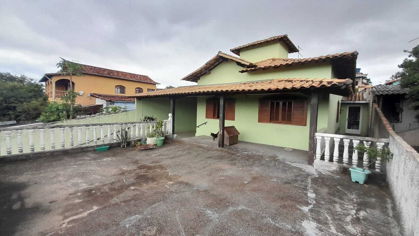 Casa à venda com 3 quartos, 247m² - Foto 1