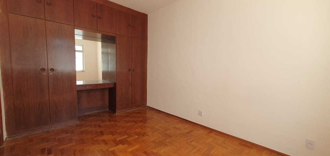 Apartamento à venda com 2 quartos, 80m² - Foto 3