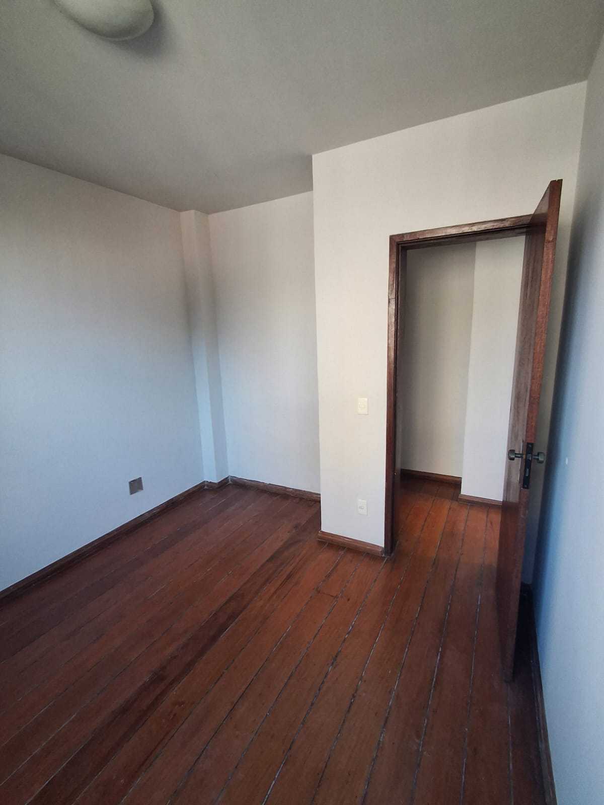 Apartamento para alugar com 3 quartos, 100m² - Foto 11