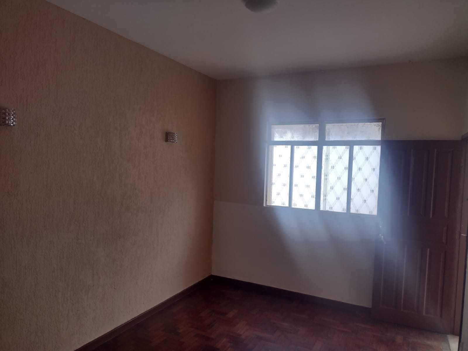 Casa à venda com 2 quartos, 170m² - Foto 2