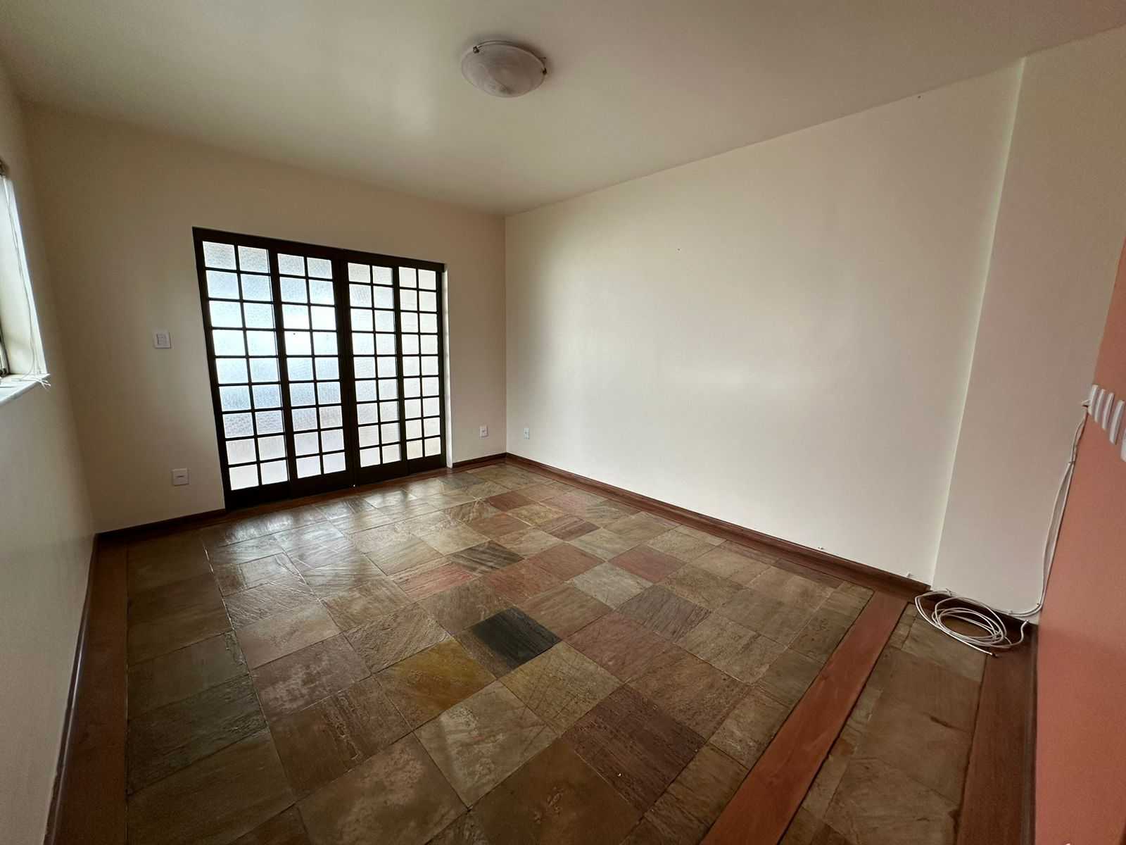 Casa à venda com 4 quartos, 240m² - Foto 22