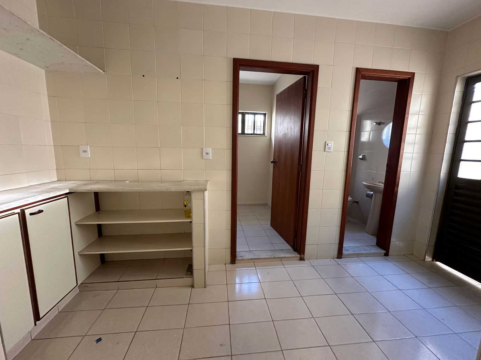 Casa à venda com 4 quartos, 240m² - Foto 13