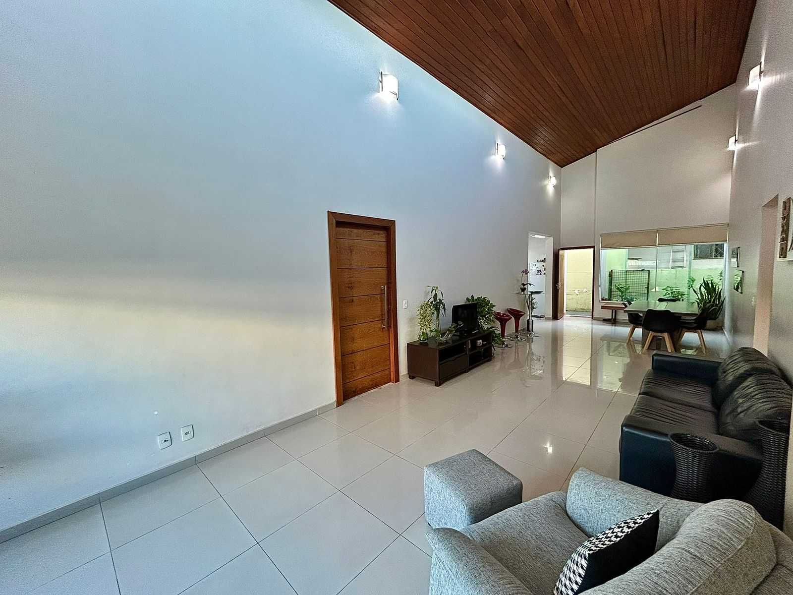 Casa à venda com 3 quartos, 170m² - Foto 1