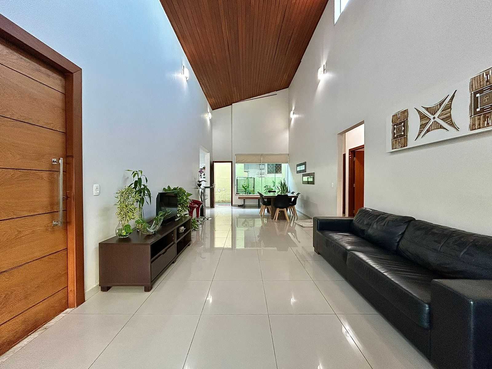 Casa à venda com 3 quartos, 170m² - Foto 2