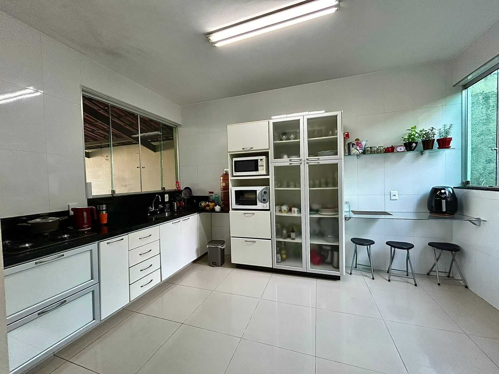 Casa à venda com 3 quartos, 170m² - Foto 8