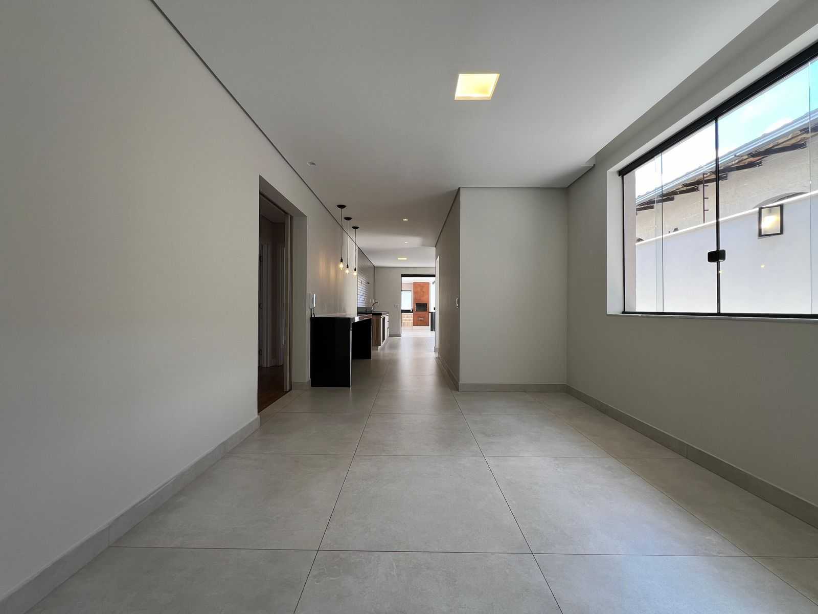 Casa à venda com 4 quartos, 210m² - Foto 9