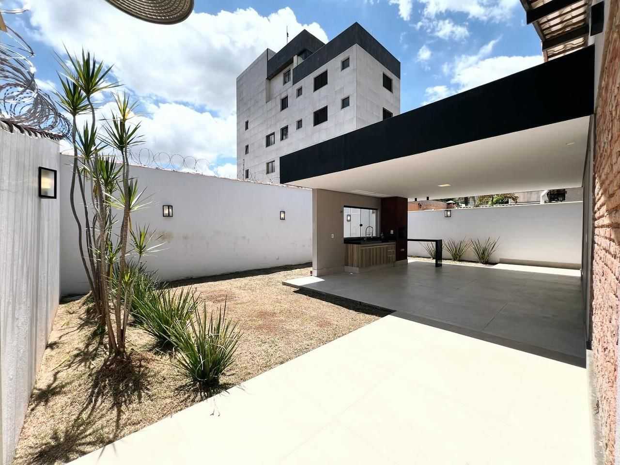 Casa à venda com 4 quartos, 210m² - Foto 7