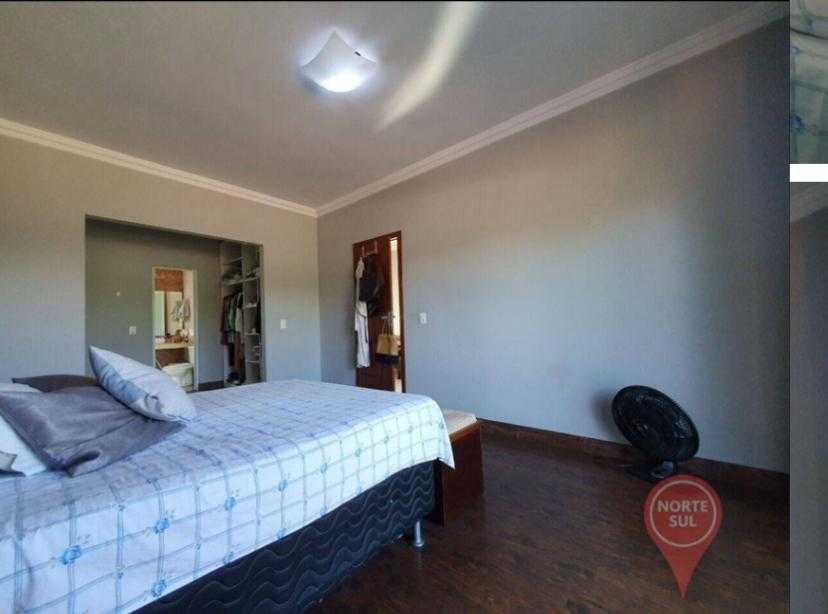 Casa à venda com 3 quartos, 80m² - Foto 4