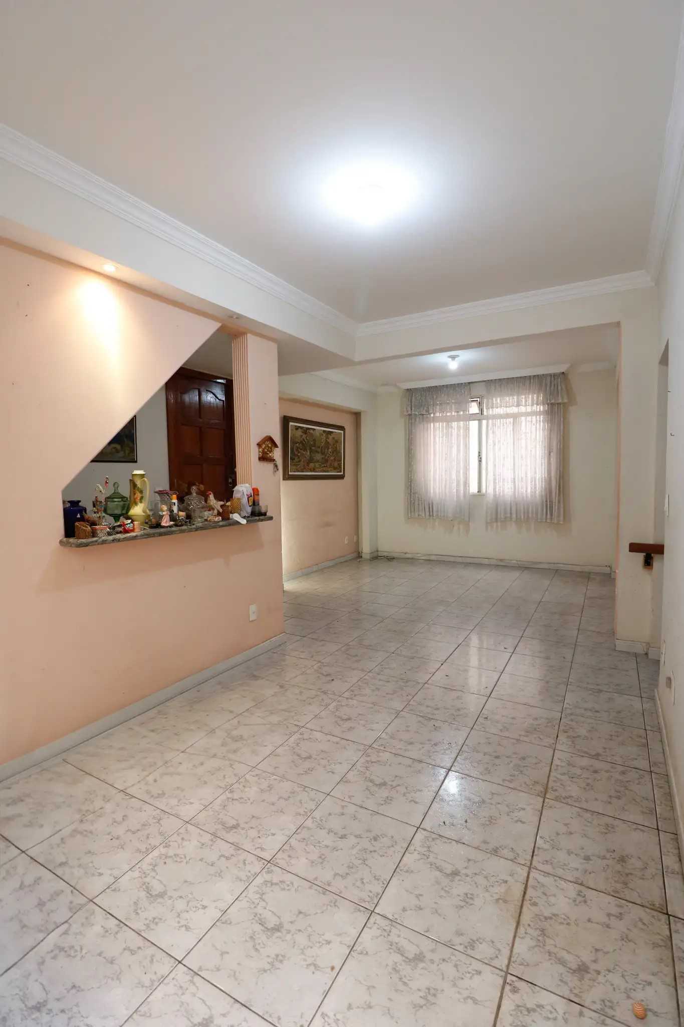 Apartamento à venda com 3 quartos, 110m² - Foto 2