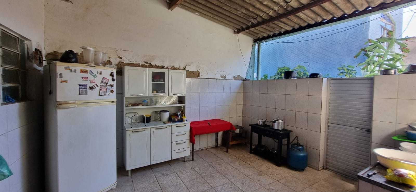 Casa à venda com 7 quartos, 250m² - Foto 14